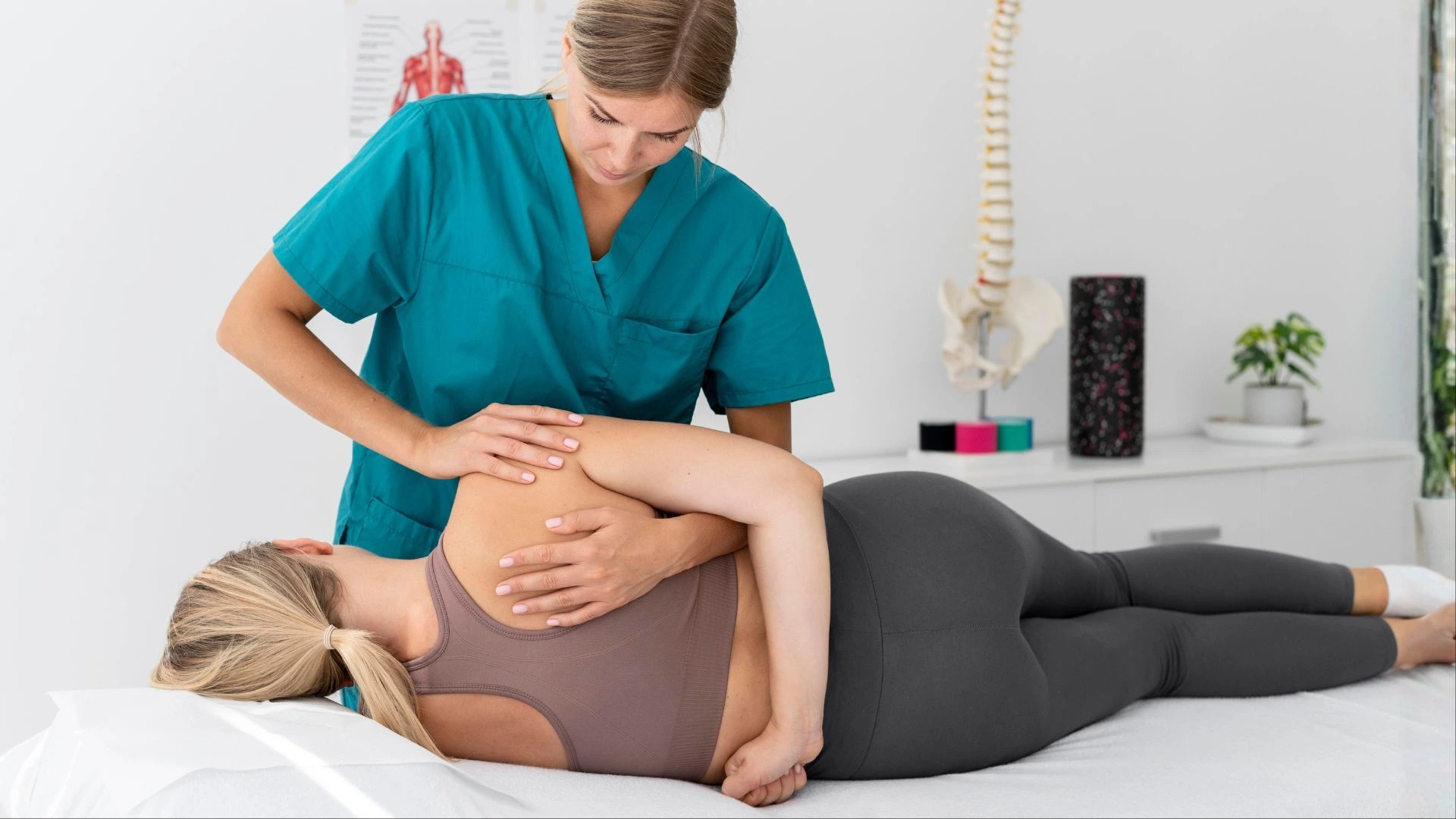 7 Benefits of Physiotherapy for Lower Back Pain